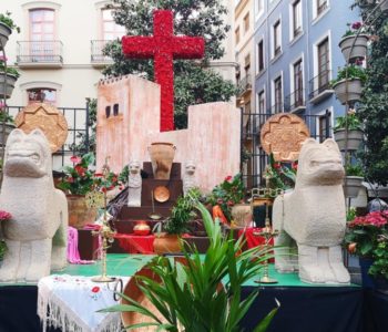 The Cross in Plaza Carmen pays homage to the Alhambra