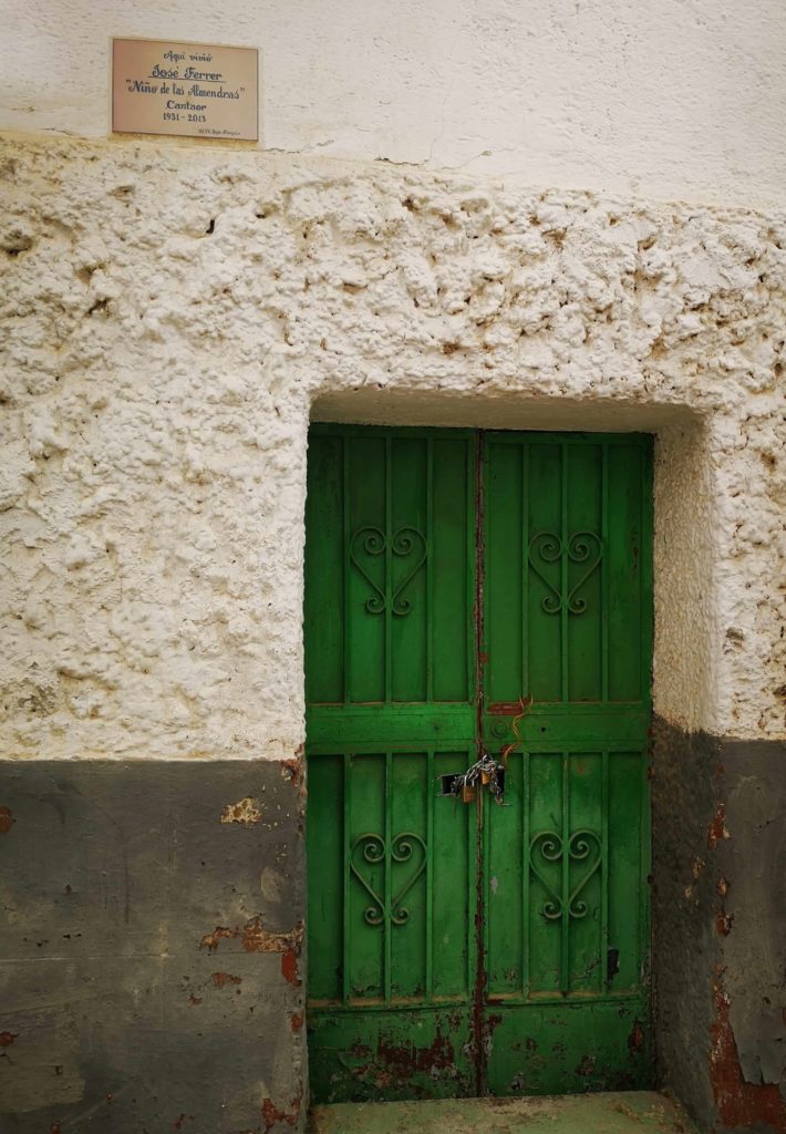 Many front doors in Andalusia are green.